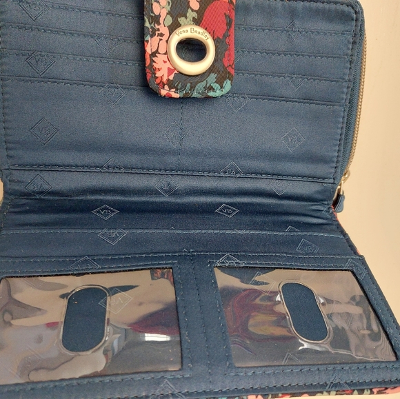 Vera Bradley Performance Twill Turnlock Wallet Cabbage Rose Cabernet NWT - Picture 2 of 4